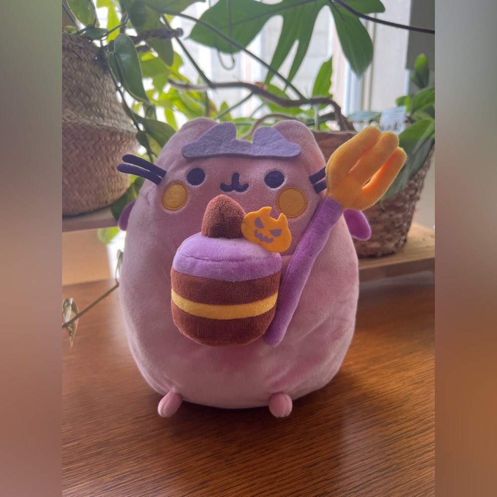 Pusheen Devils Food Cake Plush